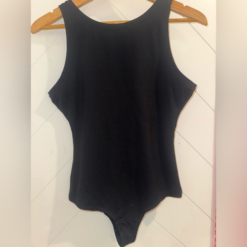 NWOT SPANX suit yourself scoop neck tank bodysuit in black Size: Medium - Picture 6 of 10